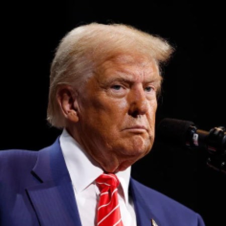 DJT Stock Surges as Trump’s Popularity Grows in Betting Markets, Causing Trading Suspensions Due to Volatility