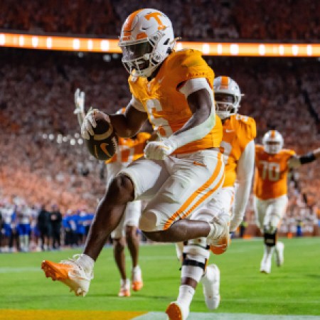 Alabama vs. Tennessee Betting Odds and Top Picks: Tide Favored by 3 at Neyland Stadium