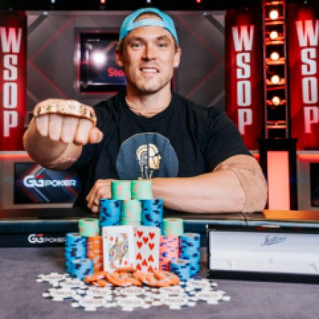Alex Foxen Secures Second World Series of Poker Bracelet with Online Tournament Victory