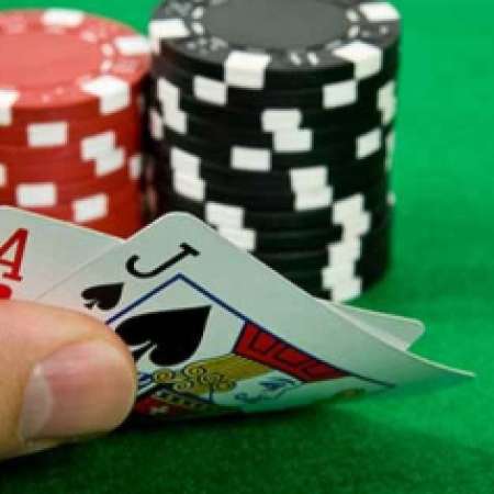 Police Arrest 13 Individuals for Gambling in Ferizaj – Telegrafi