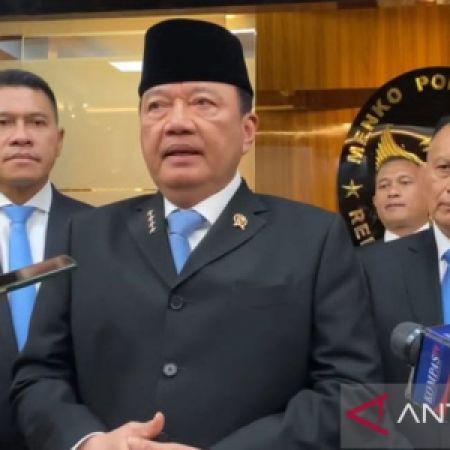 Gunawan to Tackle Smuggling and Online Gambling Issues