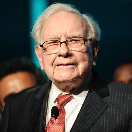 Warren Buffett Cautions Against ‘Casino’ Mentality in Investing: The True Price of ‘Free’ Trading
